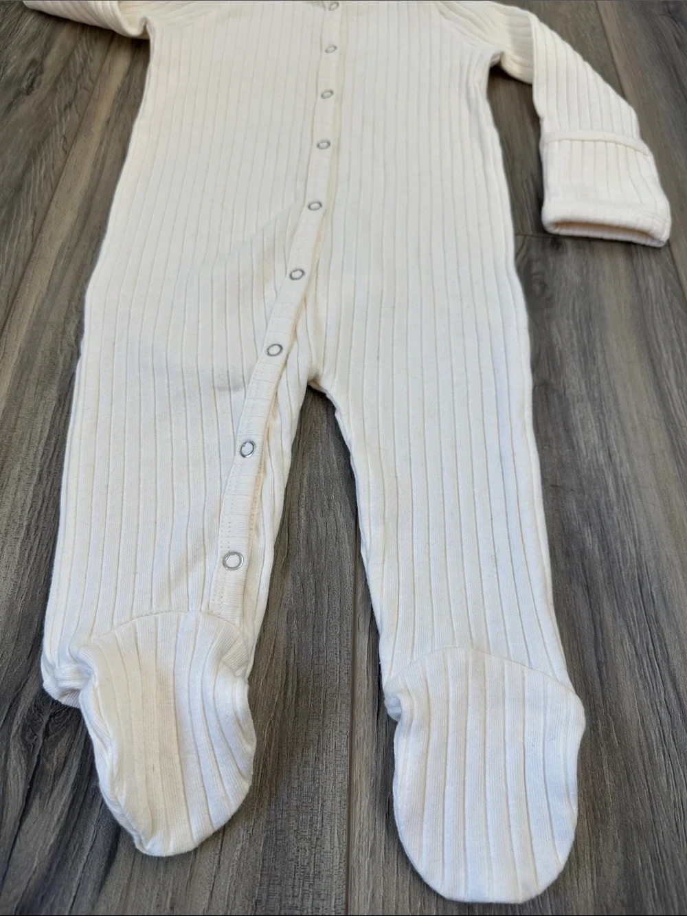 KATE QUINN 6-9m BUNNY Cream/White Ribbed Snap-Front Hooded & Footie Bodysuit